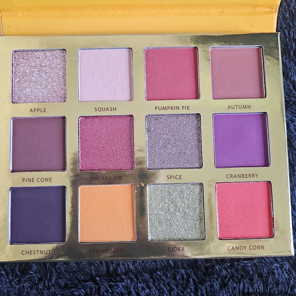 Ace Beaute Eyeshadow Pallette